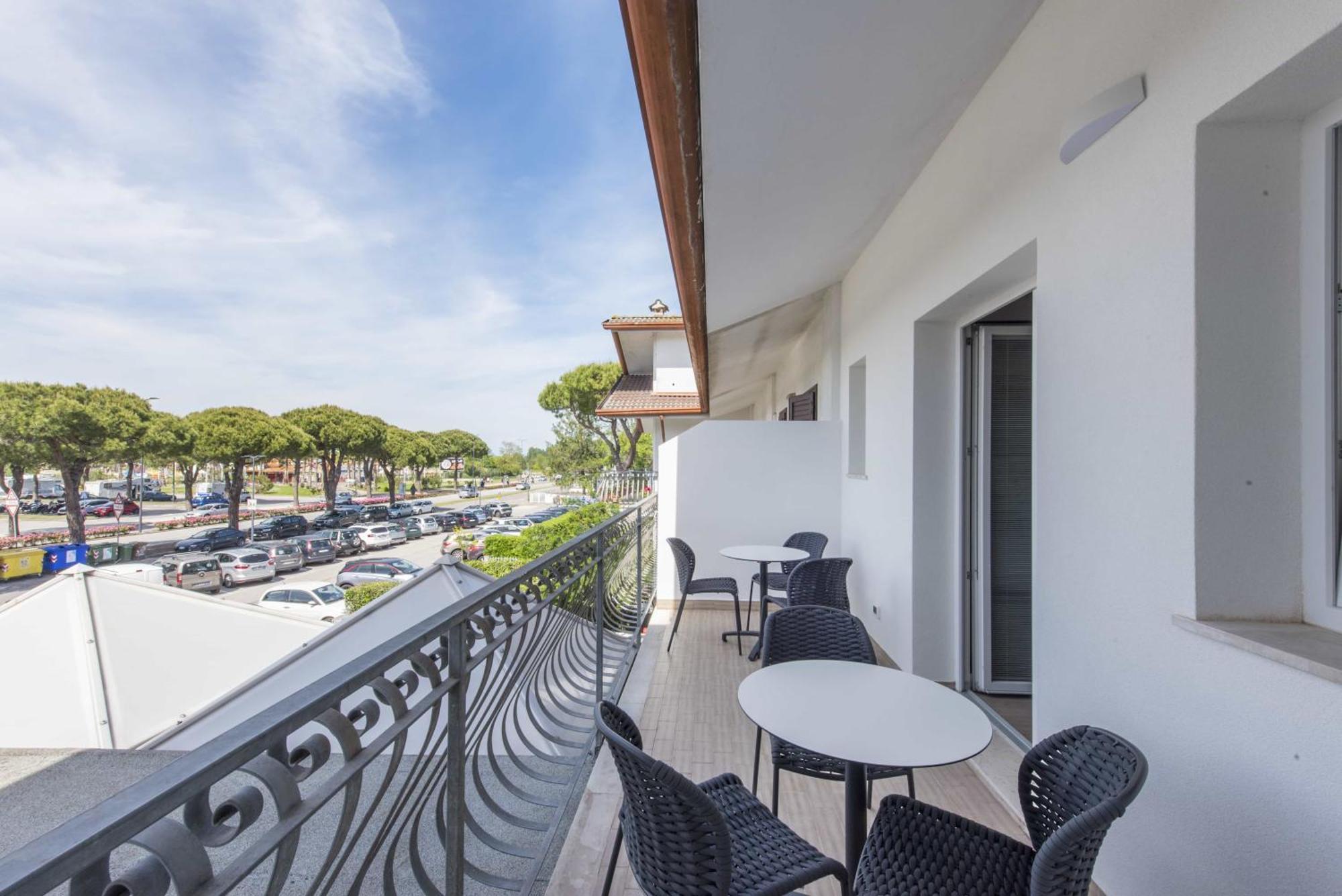 Guesthouse Stadio Lignano Sabbiadoro Ngoại thất bức ảnh